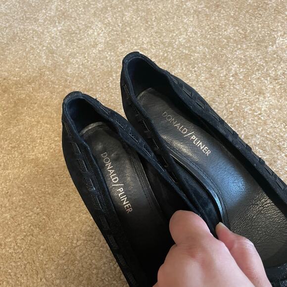 Donald Pliner Flynn Distressed Black Metallic Heels SZ 8 Pointed Toe Classic EUC - Picture 3 of 9